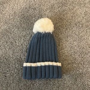 NWOT Catya baby blue winter hat size V